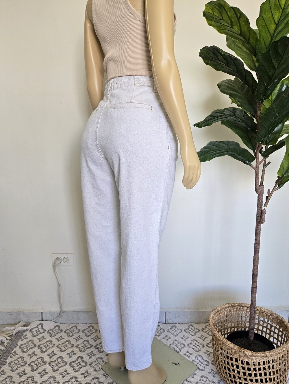 Free People City of Lights Cream Ribbed Tank Top and White High-Waist Jeans 30 - Picture 6 of 11